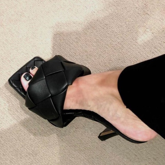 🚨RESTOCKED🚨 Woven Square Toe Mules - Black - Picture 7 of 8